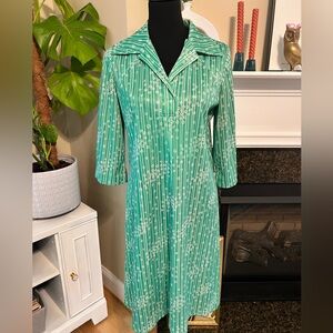 1960s/1970s Vintage Green Floral Collared Dress